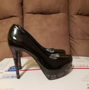 Beautiful Vera Wang Stiletto Platform Black Sz-6